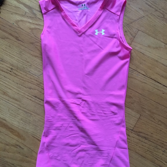 4 UnderArmour tops S/XS - Picture 2 of 8